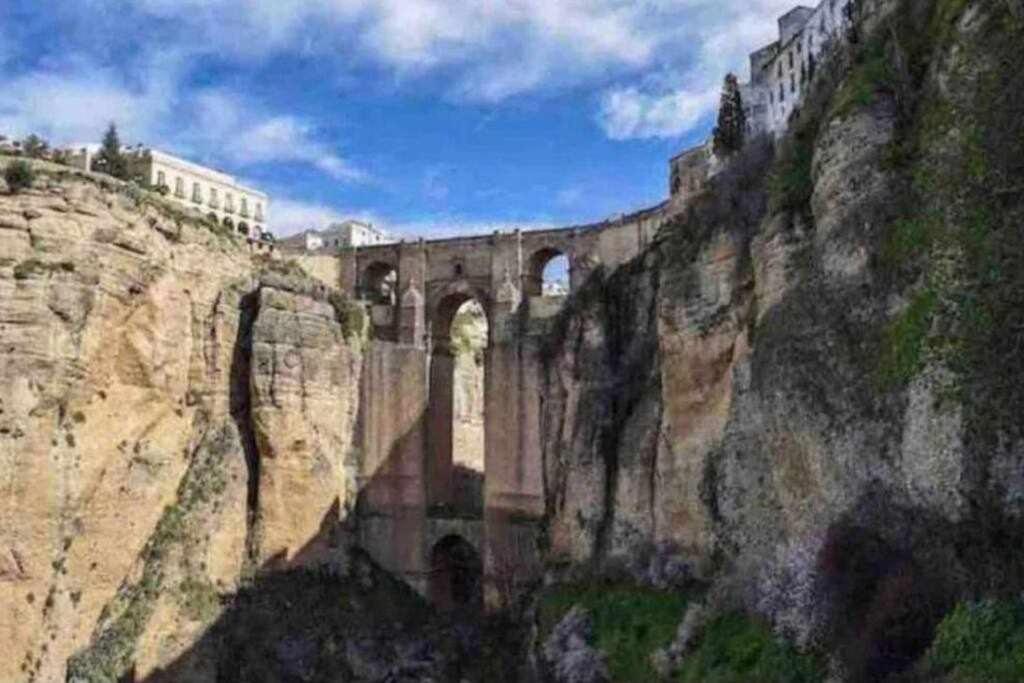 XI Apartamentos Morales & Arnal Ронда Екстериор снимка